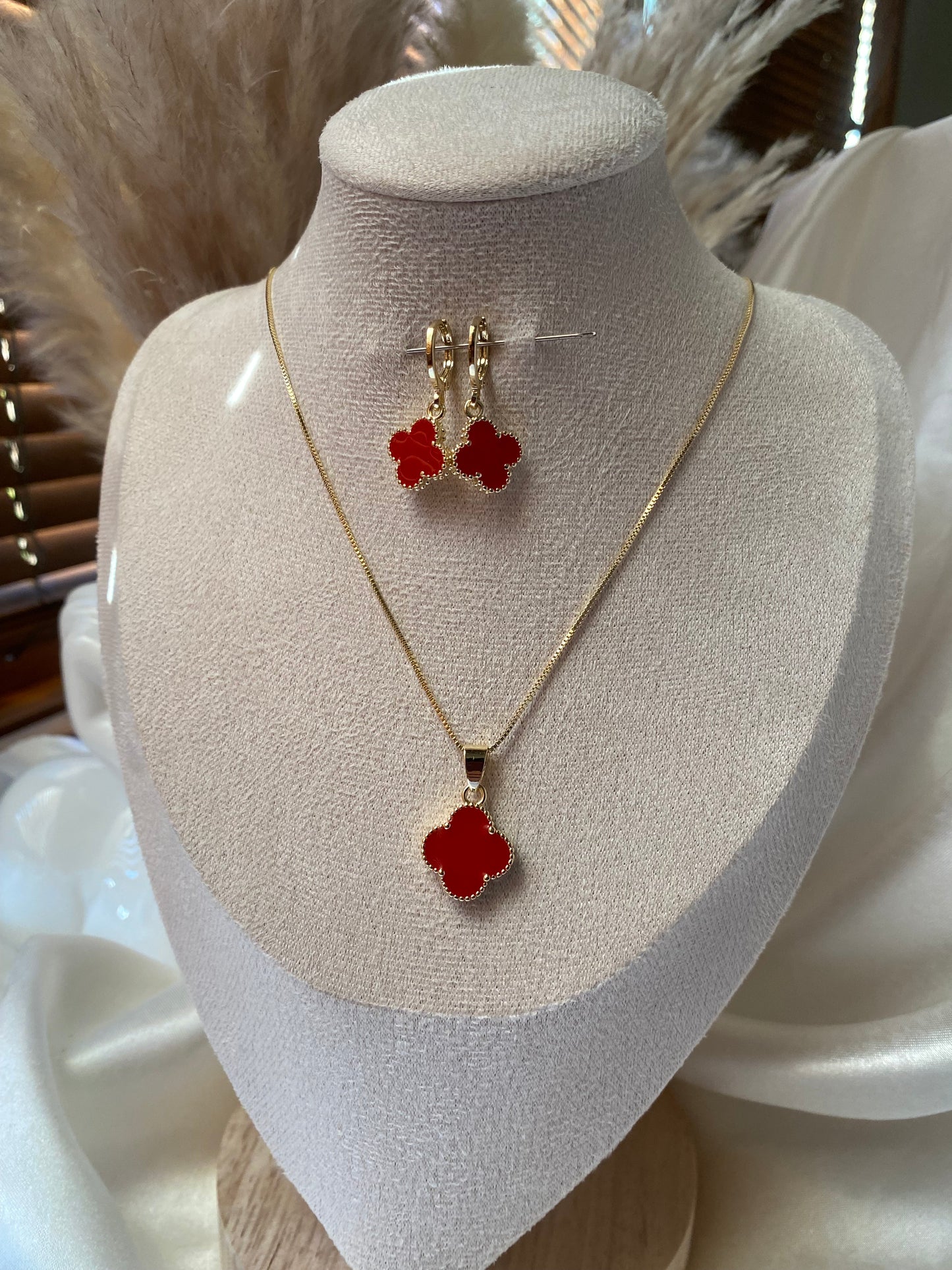 Red VC necklace set