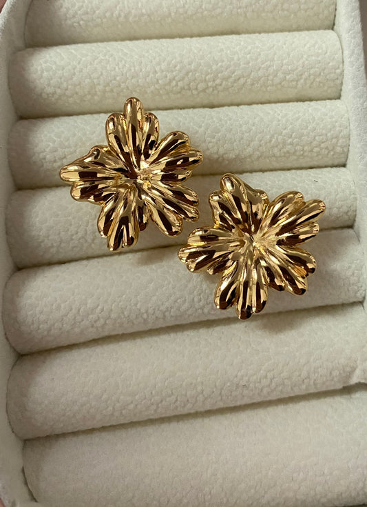 Flower earrings